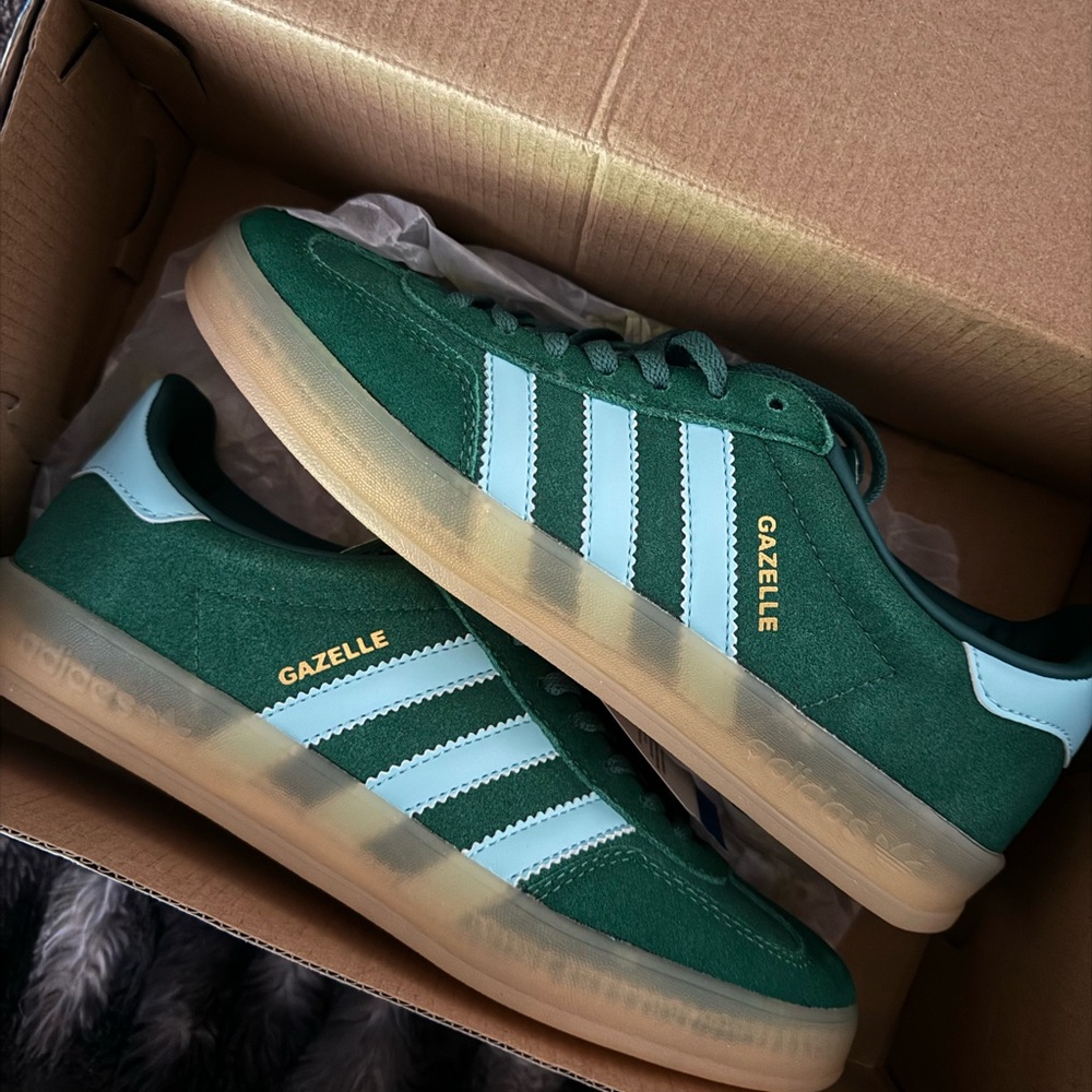 Adidas Green Gazelle Sneakers with Classic Style